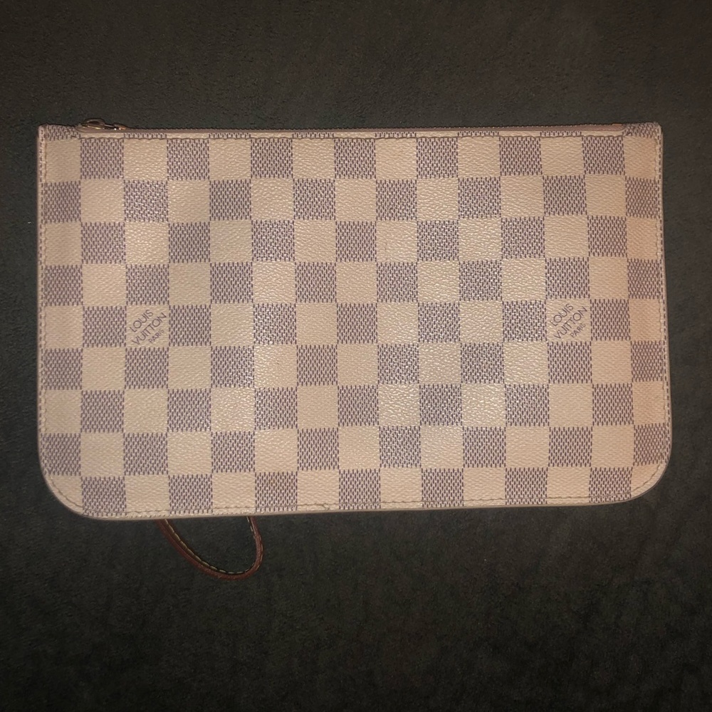 LV Neverfull Wristlet